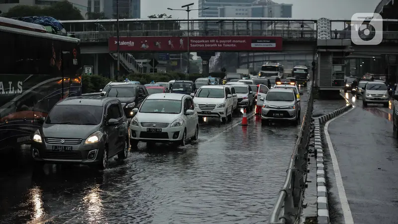 Tol Dalam Kota Tersendat