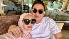 Mantan pramugari ini dikenal selalu tampil menarik di berbagai kesempatan. Bahkan ia memiliki bisnis di bidang fashion. Tak heran jika Adelia Pasha tampak begitu stylish. Apalagi, dirinya kerap menggunakan aksesoris seperti kacamata.(Liputan6.com/IG/@princessyahrini)