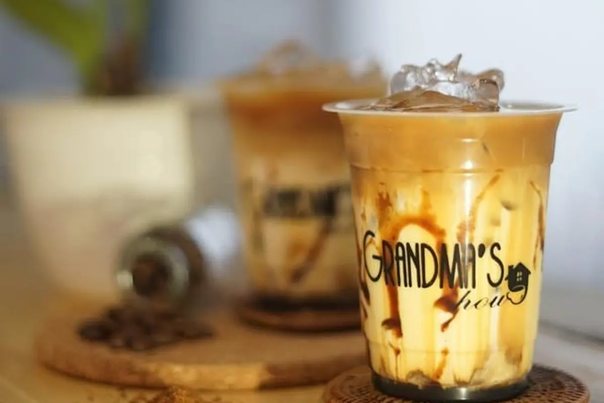 Diary Fimela: Kehangatan Keluarga dari Secangkir Kopi Grandma's House Coffee Shop
