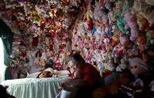 Kenang masa kecil, nenek 70 tahun ini koleksi 4.500 boneka