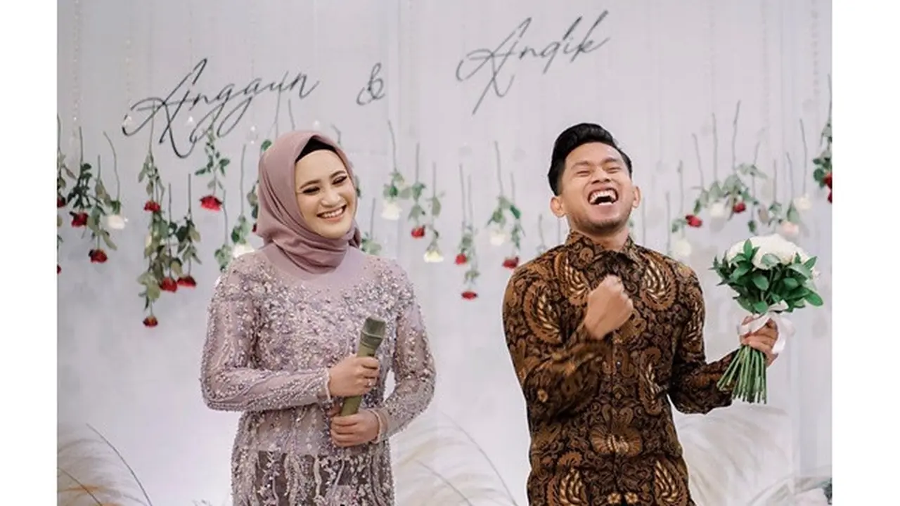 6 Momen Lamaran Andik Vermansah dan Silvia Anggun, Tebar Senyum Bahagia