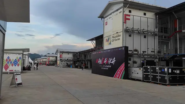 Paddock pembalap Yamaha di di WSBK Mandalika 2022.