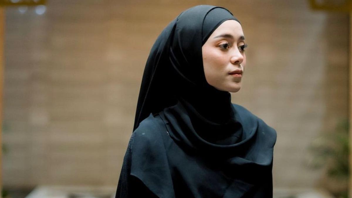 5 Inspirasi Hijab Lesti Kejora untuk Lebaran 2025 yang Stylish dan Nyaman, Bisa Dicoba