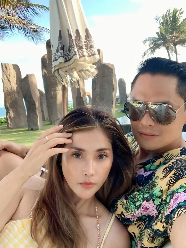 7 Momen Mesra Eva Anindita Liburan Bersama Suami Ke Bali