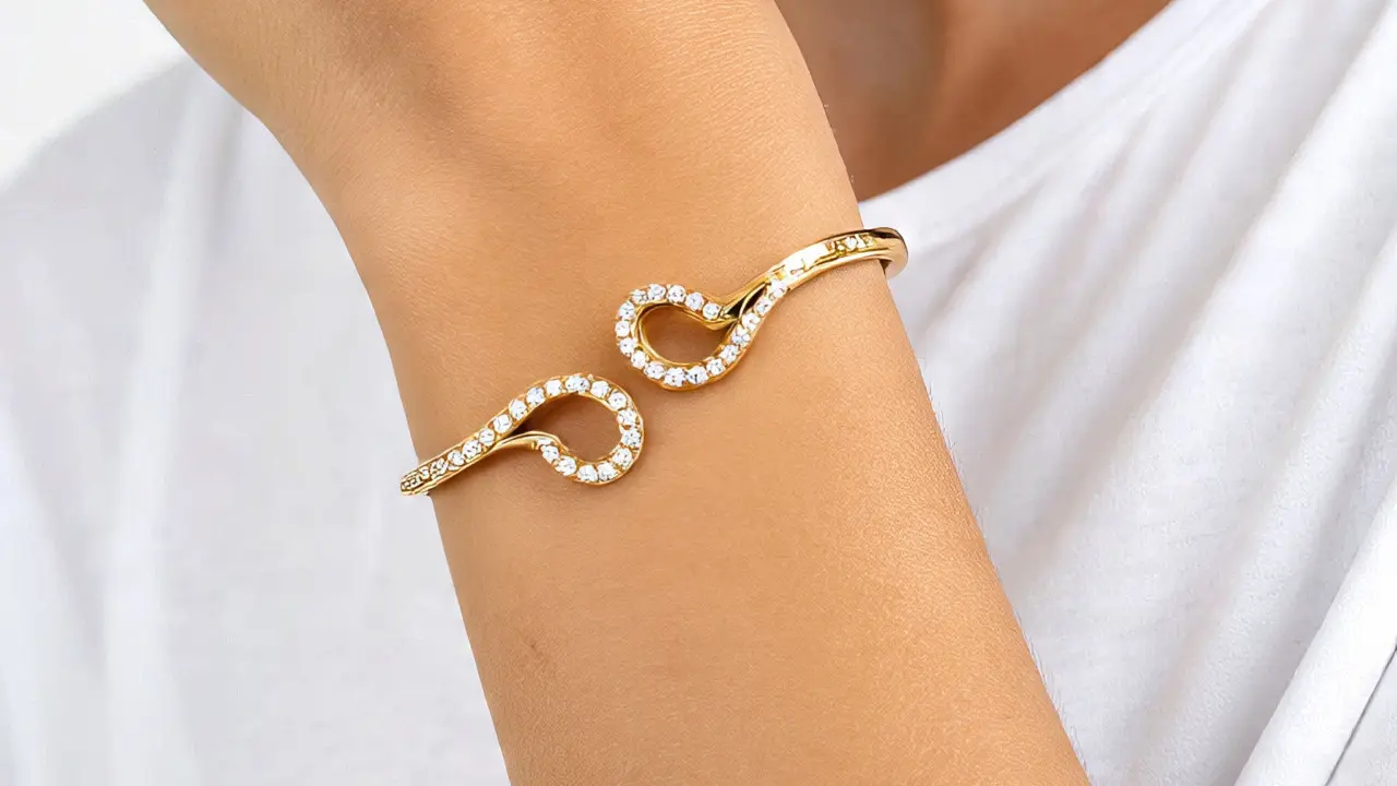 Gelang Emas Ekor Kucing dengan Berlian Mini