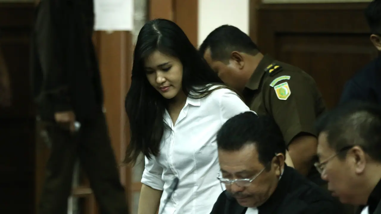 [Bintang] Diisukan Terlibat Pidana, Saksi Ahli Kubu Jessica Dipertanyakan