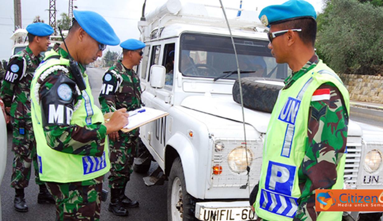 Citizen6, Lebanon: Operasi yang dilaksanakan dalam waktu satu jam ini, telah terjaring 8 kendaraan dengan 16 penumpang dan ditemukan 1 kendaraan yang di UTIR atau ditilang. (Pengirim: Badarudin Bakri)