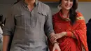 Melansir Bollywoodlife, Saif sangat mendukung Kareena lantaran ia percaya istrinya dapat menjalankan kerja dan urusan keluarga secara bersama-sama. (AFP/Bintang.com)