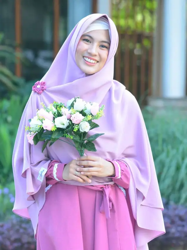 [Bintang] Ramadan 2018, Hindari Rambut Lepek Saat Tertutup Hijab dengan Perawatan Rambut yang Simpel Ini