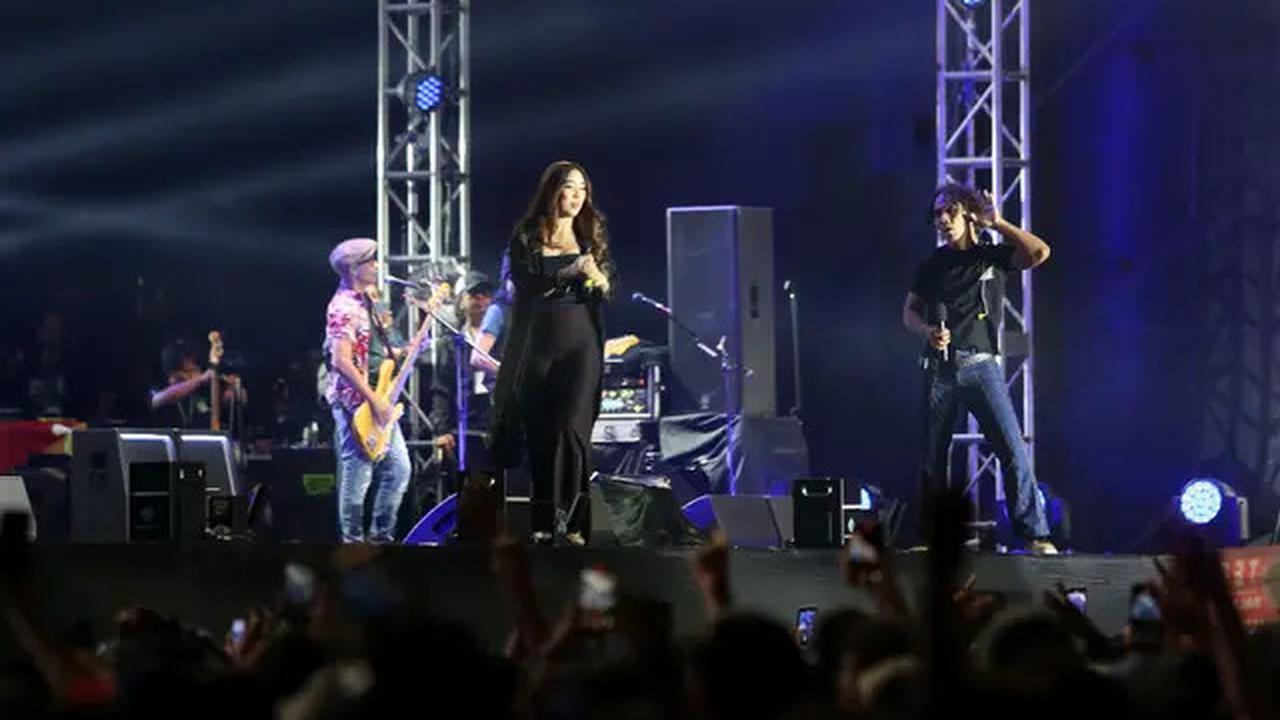 Bahagianya Slank Tampil Sepanggung bersama Anak-anaknya di Konser HUT Pasar Malam Empat Satoe