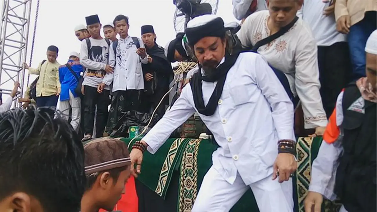 Limbad Naik ke Panggung Aksi 212, Ia Tetap Diam Seribu Bahasa