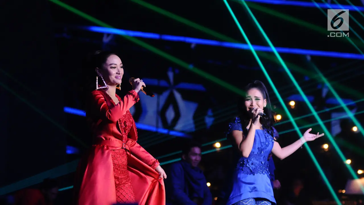 Ayu Ting-Ting dan Zaskia Gotik Goyang Panggung HUT ke-23 Indosiar