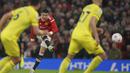 <p>Satu gol Cristiano Ronaldo dalam kemenangan 3-0 Manchester United atas Brentford di Old Trafford yang merupakan laga terakhir di kandang musim ini menggenapi raihan 14 gol kandang sang megabintang. (AP/Jon Super)</p>