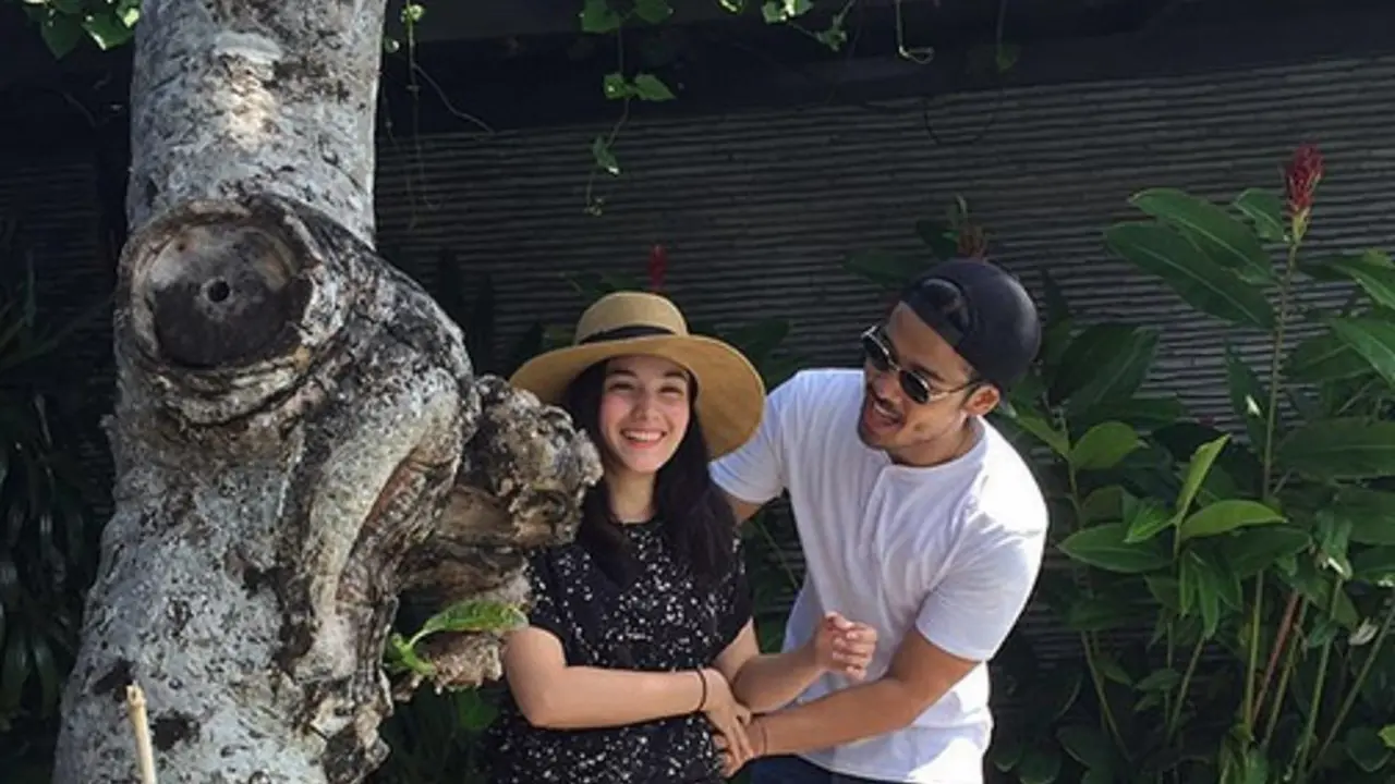 [Bintang] Chelsea Islan dan Chicco Jerikho