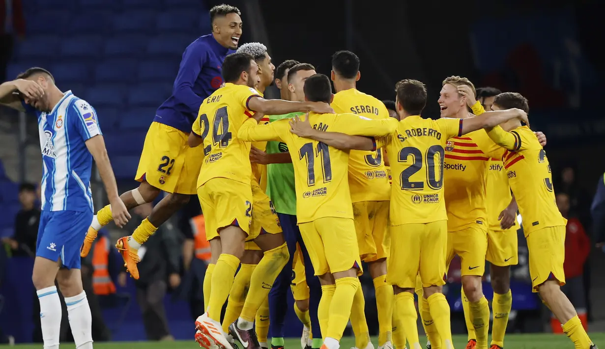 Barcelona meraih kemenangan 4-2 atas Espanyol dalam jornada 34 La Liga Spanyol di RCDE Stadium, Senin (15/5/2023). (AP Photo/Joan Monfort)