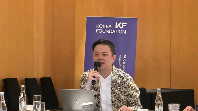 Koordinator Urusan ASEAN Kementerian Luar Negeri RI (Kemlu RI) Joannes Ekaprasetya Tandjung dalam workshop perdana Indonesia Korea Journalist Network yang diselenggarakan oleh FPCI dan Korea Foundation, Selasa (10/9/2024). (Liputan6.com/Benedikta Miranti)