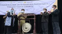 Wakil Wali Kota Cirebon saat menghadiri kegiatan pelatihan SDM Pariwisata Tingkat Kota Cirebon. Foto (Istimewa)
