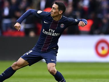 Pemain Paris Saint-Germain, Angel Di Maria dikabarkan http://www.express.co.uk/ menjadi incaran Barcelona dengan harga 46 uta pound sterling. (AFP/Franck Fife)