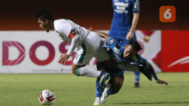 FOTO: 5 Gol dan 2 Kartu Merah Tersaji, Persib Bandung Singkirkan Persebaya Surabaya 3-2 - Beckham Putra; Rachmat Irianto