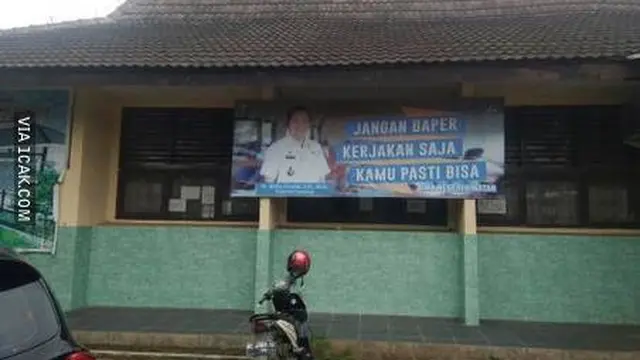 6 Spanduk Unik Kreasi Sekolah Ini Bikin Geleng Kepala