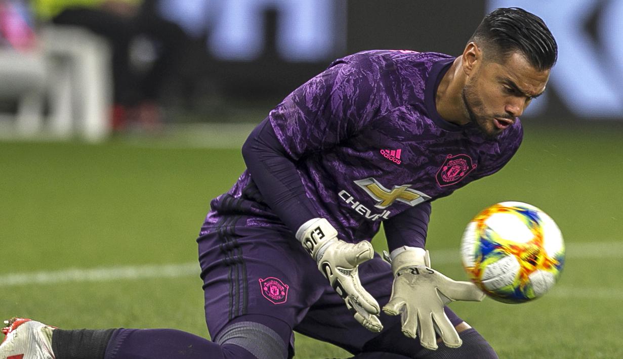 6. Sergio Romero - Bergabung pada 2015, Romero menjadi pemain Argentina ke 6 yang memperkuat Setan Merah. Romero menjadi kiper cadangan Manchester United. (AFP/Tony Ashby)