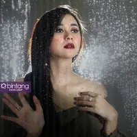 Untuk menerima tawaran main film, setidaknya cerita film tersebut bisa menggetarkan hatinya. Jika tidak, mantan kekasih Gleen Fredly itu pilih mundur. (Bambang E. Ros/Bintang.com)