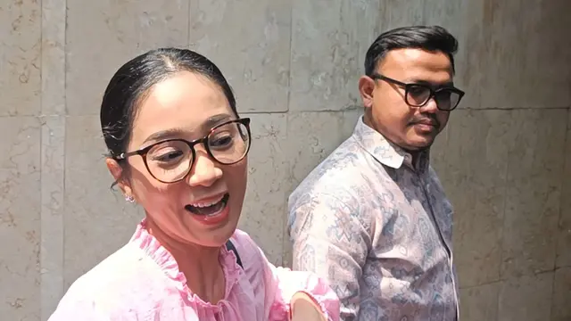 Aktris Bunga Nurlaila Martha Sari Zainal Fazri alias Bunga Zainal