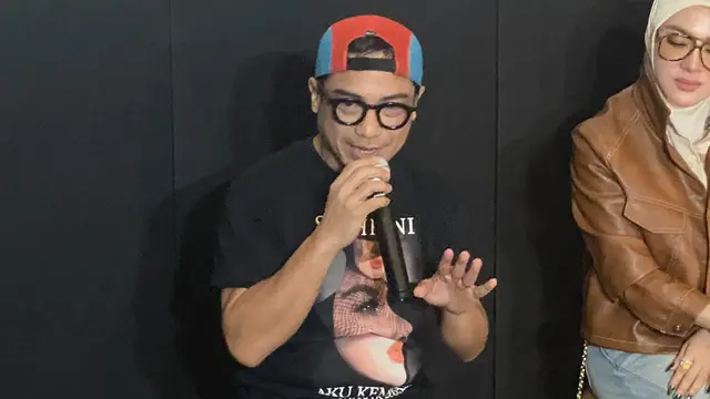 Dino Hamid dalam konferensi pers Syahrini: Aku Kembali Live in Concert yang dihelat di kawasan SCBD, Jakarta, Selasa (27/10/2026). (Liputan6.com/Nola Vemiliana)