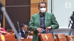 Wakil Menteri Hukum dan HAM RI, Edward Omar Sharif Hiariej bersiap mengikuti rapat kerja dengan Komisi III DPR RI di Kompleks Parlemen, Senayan, Jakarta, Rabu (9/11/2022). Rapat tersebut membahas penyampaian penyempurnaan Rancangan Kitab Undang-undang Hukum Pidana (RKUHP) hasil sosialisasi Pemerintah. (Liputan6.com/Angga Yuniar)