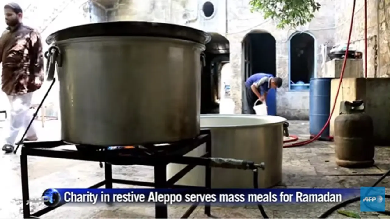 Jaga Kerukunan, Umat Kristen Bagi Makanan untuk Muslim di Aleppo