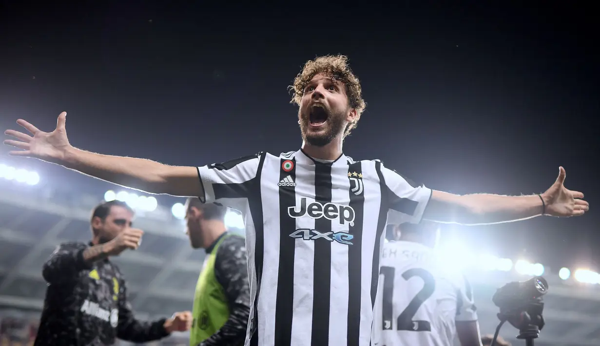 Juventus sukses curi kemenangan dari markas Torino pada laga lanjutan Liga Italia 2021/2022 yang bertajuk Derby Della Mole. Manuel Locatelli keluar sebagai pahlawan Bianconeri pada pertandingan tersebut. (AFP/Marco Bertorello)