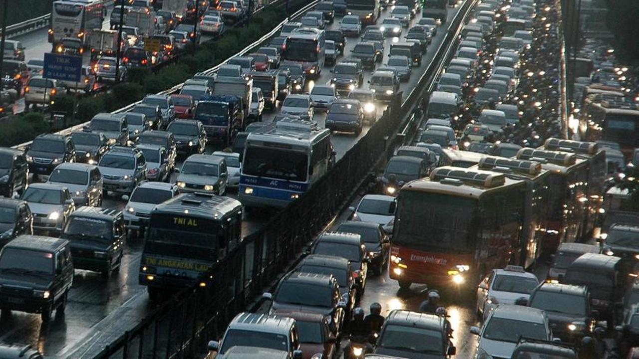 Tak Perlu Panik, Ini yang Harus Dilakukan Pengendara Mobil saat Gempa Bumi