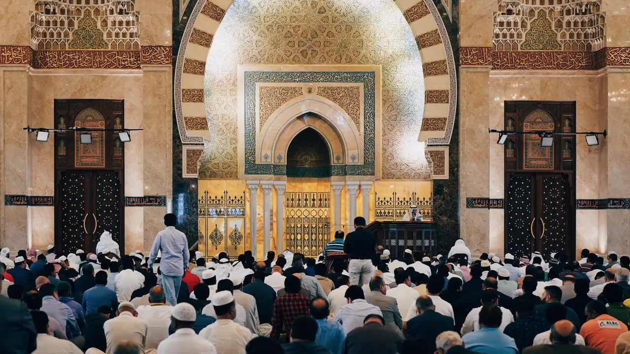 Ilustrasi ibadah, khotbah, muslim