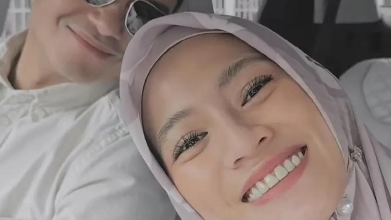 Detik-detik Alyssa Soebandono Umumkan Hamil Anak Ketiga, Dude Harlino Full Senyum & Anak Pertama Nangis Haru