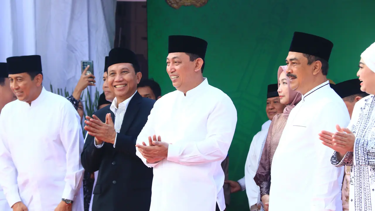Kapolri Jenderal Listyo Sigit Prabowo mengucapkan selamat Hari Raya Idul Adha 1445 Hijriyah kepada seluruh umat Islam yang merayakan.