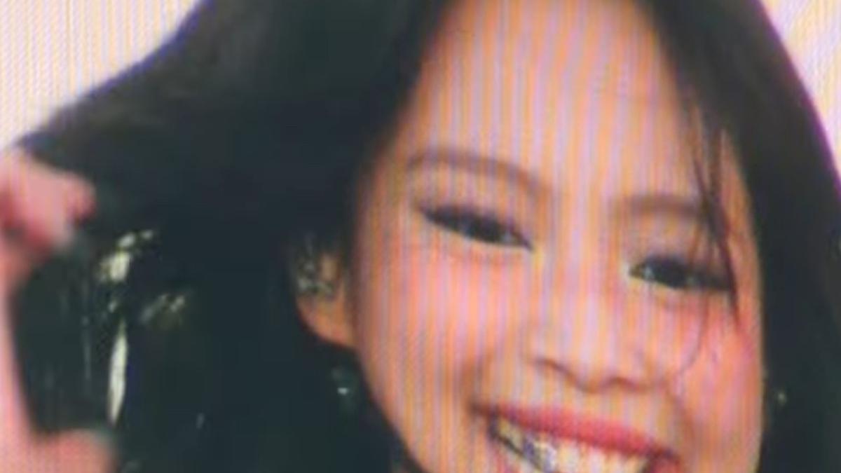 Jennie BLACKPINK Tampil Memukau di Governors Ball 2026 Kenakan Gigi Berlampis Emas Putih 14k