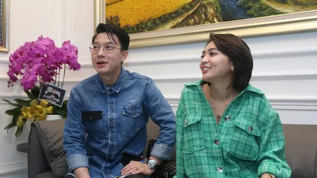 Wika Salim dan Max Adam