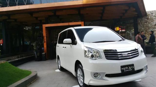 New NAV1 Amunisi Baru Toyota di Segmen High MPV