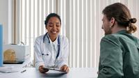 Kontrol secara rutin ke dokter untuk memantau kesehatan ginjal. (Foto: Pexels/cottonbro studio)