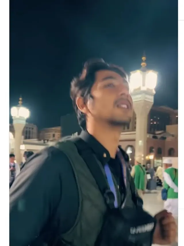 Arya Saloka Umrah Sendirian