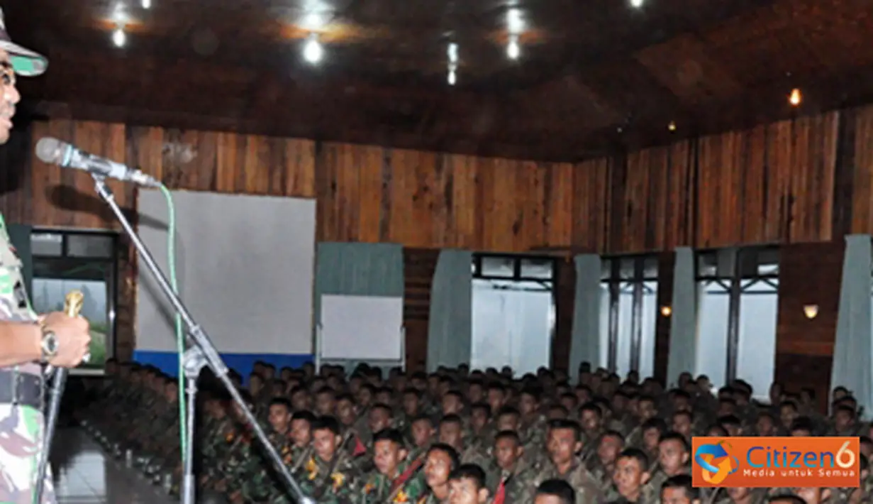 Citizen6, Probolinggo: Siswa Dikko Marinir ini adalah calon prajurit Korps Marinir yang tengah di gembleng selama 6,5 bulan di Komando Pendidikan Marinir (Kodikmar). (Pengirim: Penkobangdikal)