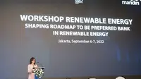 Wakil Direktur Utama Bank Mandiri Alexandra Askandar pada acara Workshop Renewable Energy Shaping Roadmap to be Preferred Bank In Renewable Energy di Jakarta.