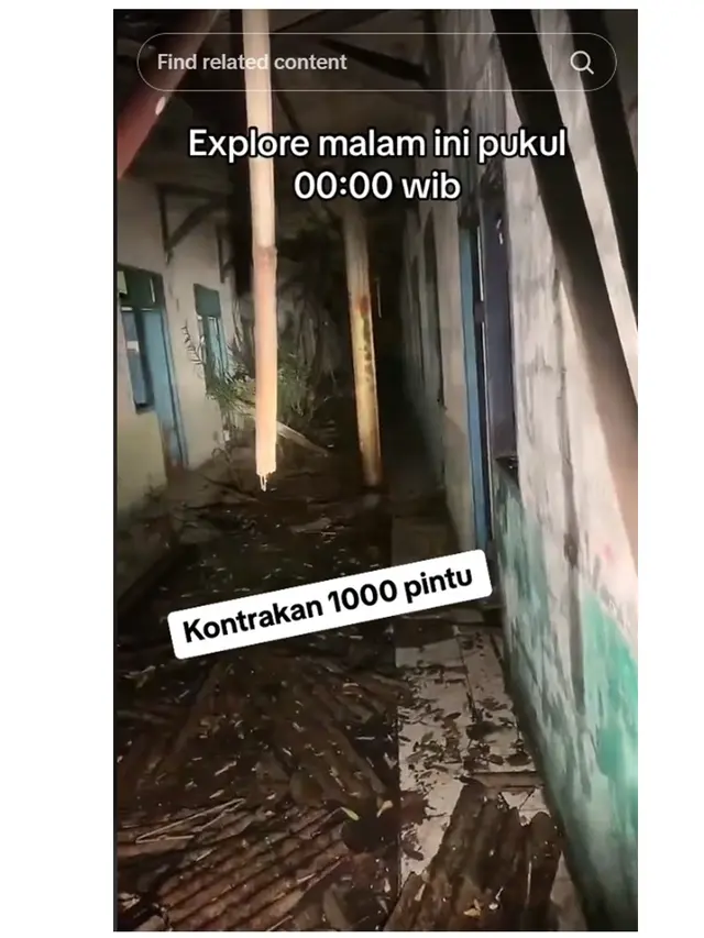 6 Potret Penampakan Kontrakan 1000 Pintu di Malam Hari, Suasana Makin Seram