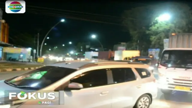 Ribuan kendaraan yang melintasi menuju Jakarta terjebak antrian panjang di Kota Tegal.