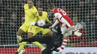 pada pertandingan lanjutan Liga Inggris di Emirates Stadium, London, Kamis (17/3/2022). Liverpool menang atas Arsenal 2-0. (AP Photo/Ian Walton)