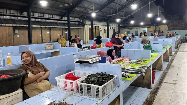 Pramono Gratiskan Retribusi Lokbin Pasar Kramat Jati Selama 6 Bulan bagi Pedagang yang Direlokasi