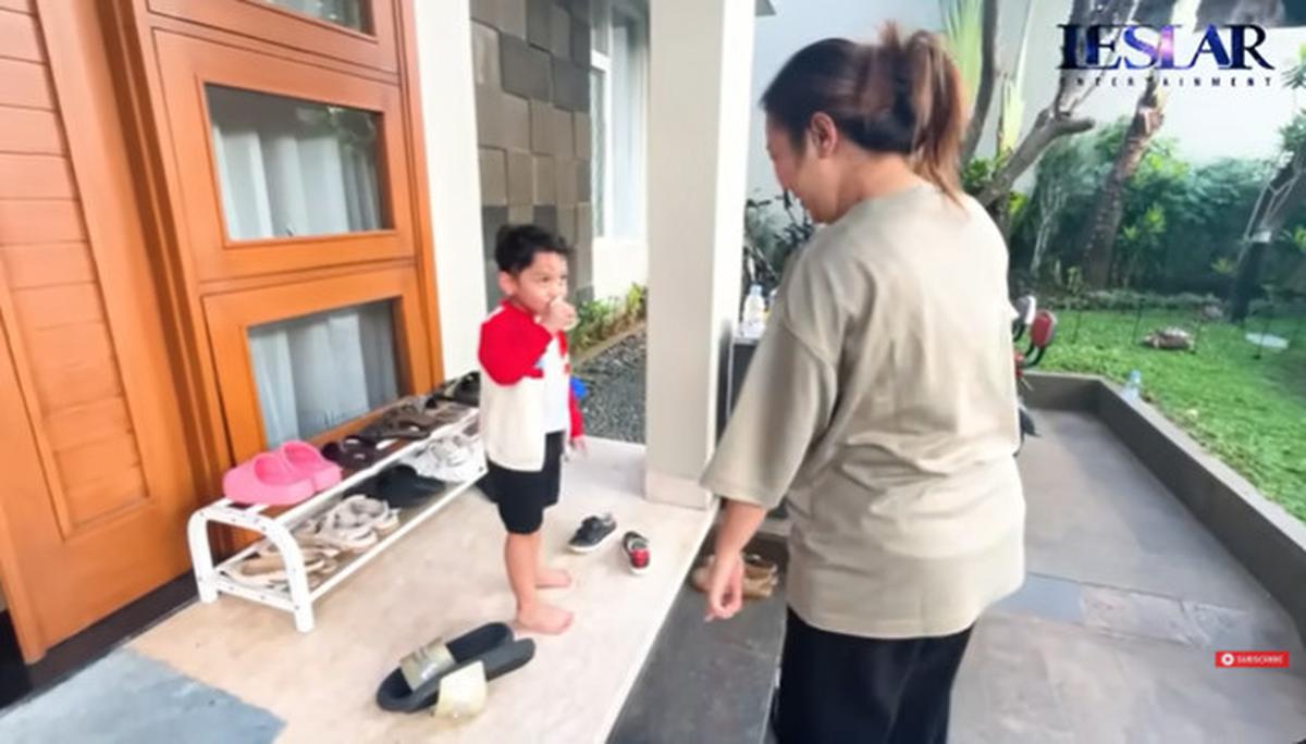 7 Potret Taman Rumah Lesti Kejora yang Minimalis dan Asri, Jadi Spot Favorit bareng Keluarga