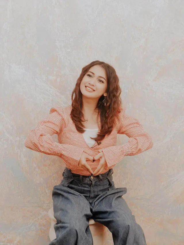 Bak Seleb Korea, Ini 6 Potret Terbaru Dea Annisa. (Sumber: Instagram/deaaannisa).