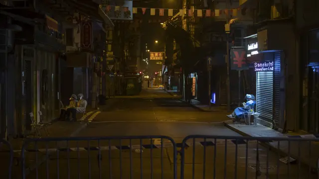 Potret Petugas Kesehatan Hong Kong Saat Lockdown COVID-19