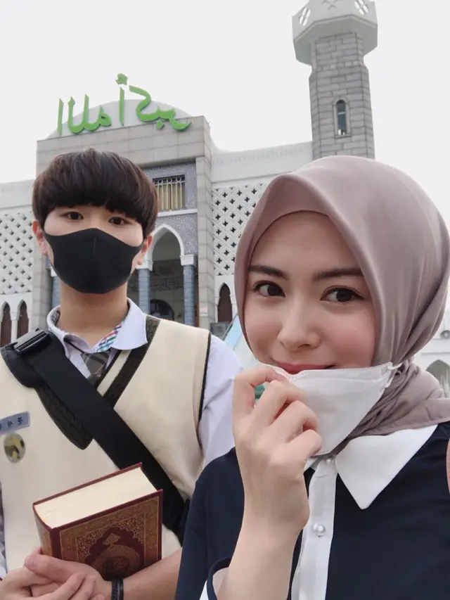 Aydin Seongwook Moon dan Ayana Jihye Moon. (Instagram/ xolovelyayana)